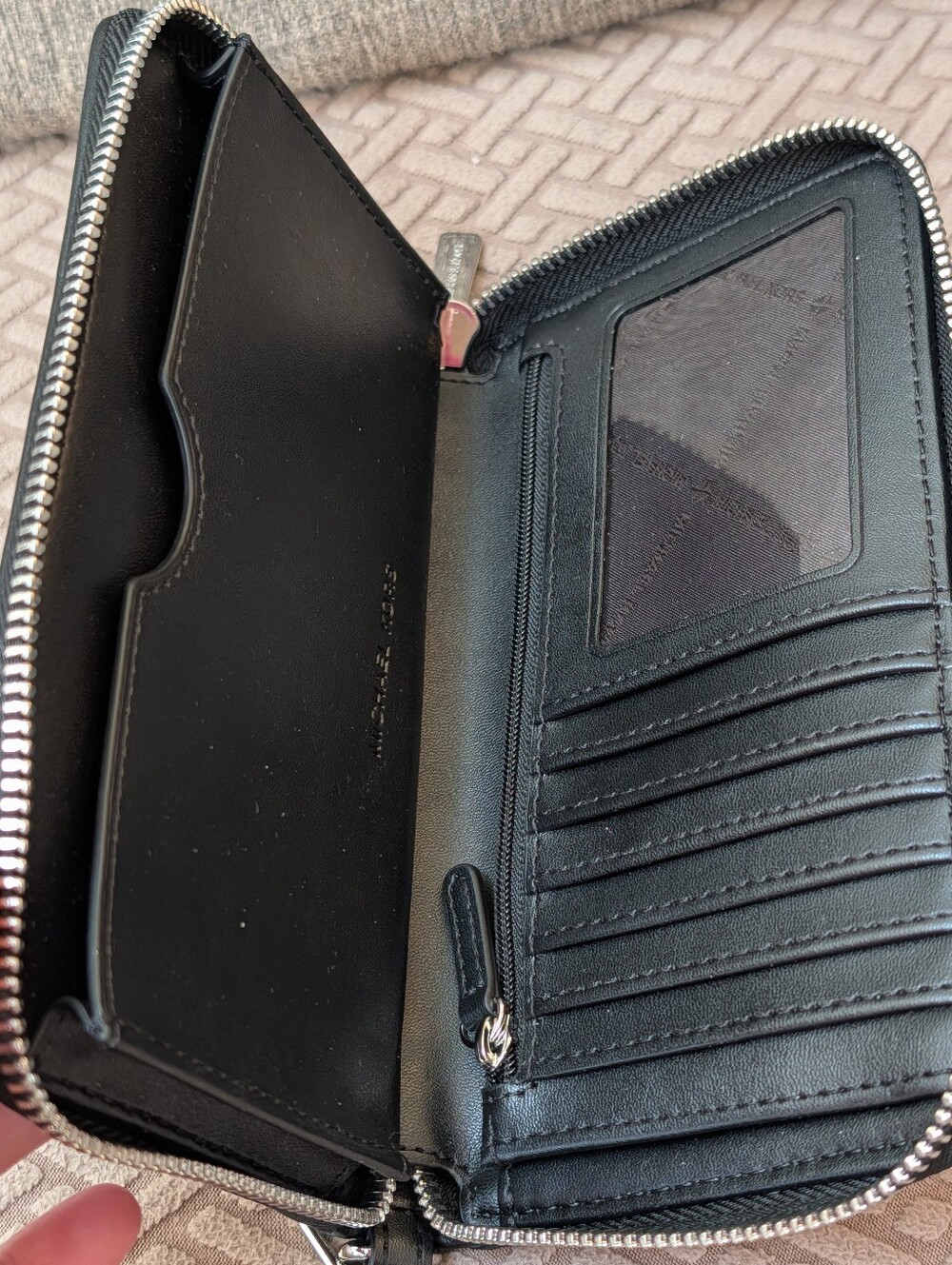 Michael Kors Jet Set Travel Washed Denim Smartphone Zip Around Wallet NWT - Picture 3 of 5